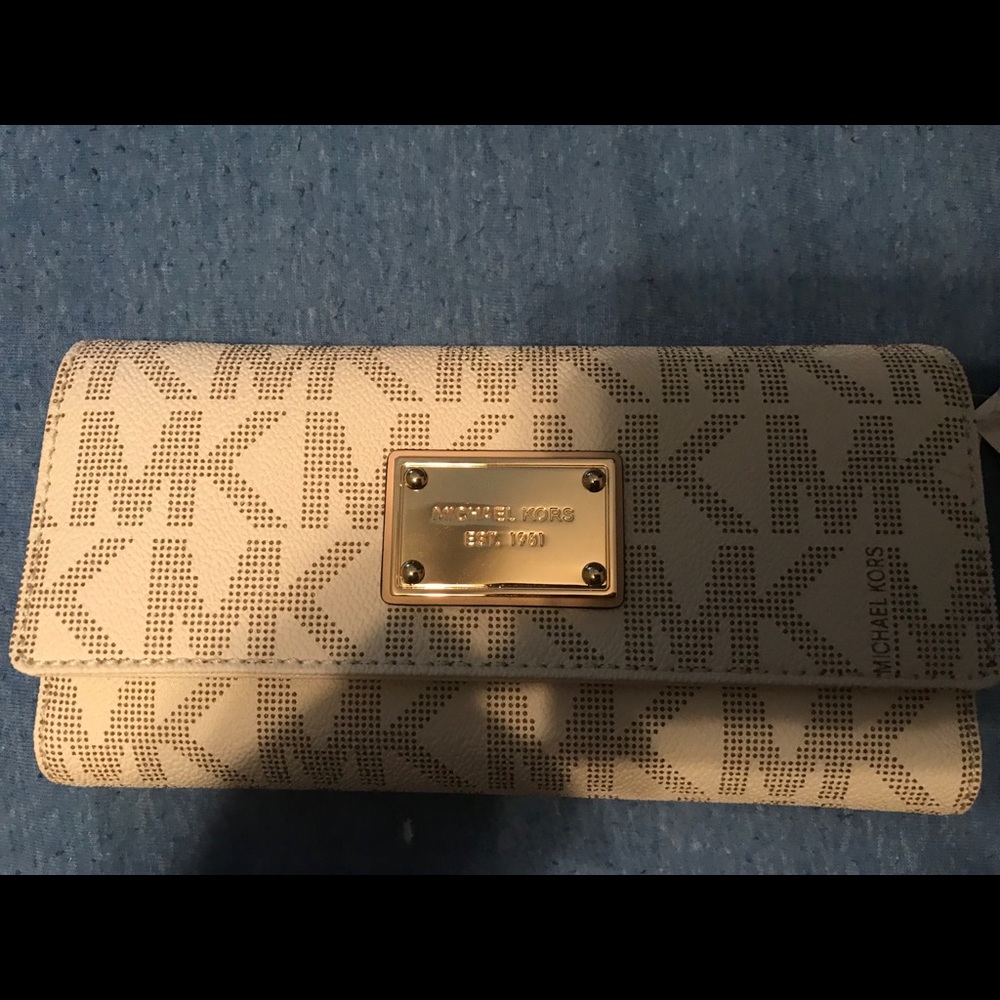 Michael Kors Wallet Brand New